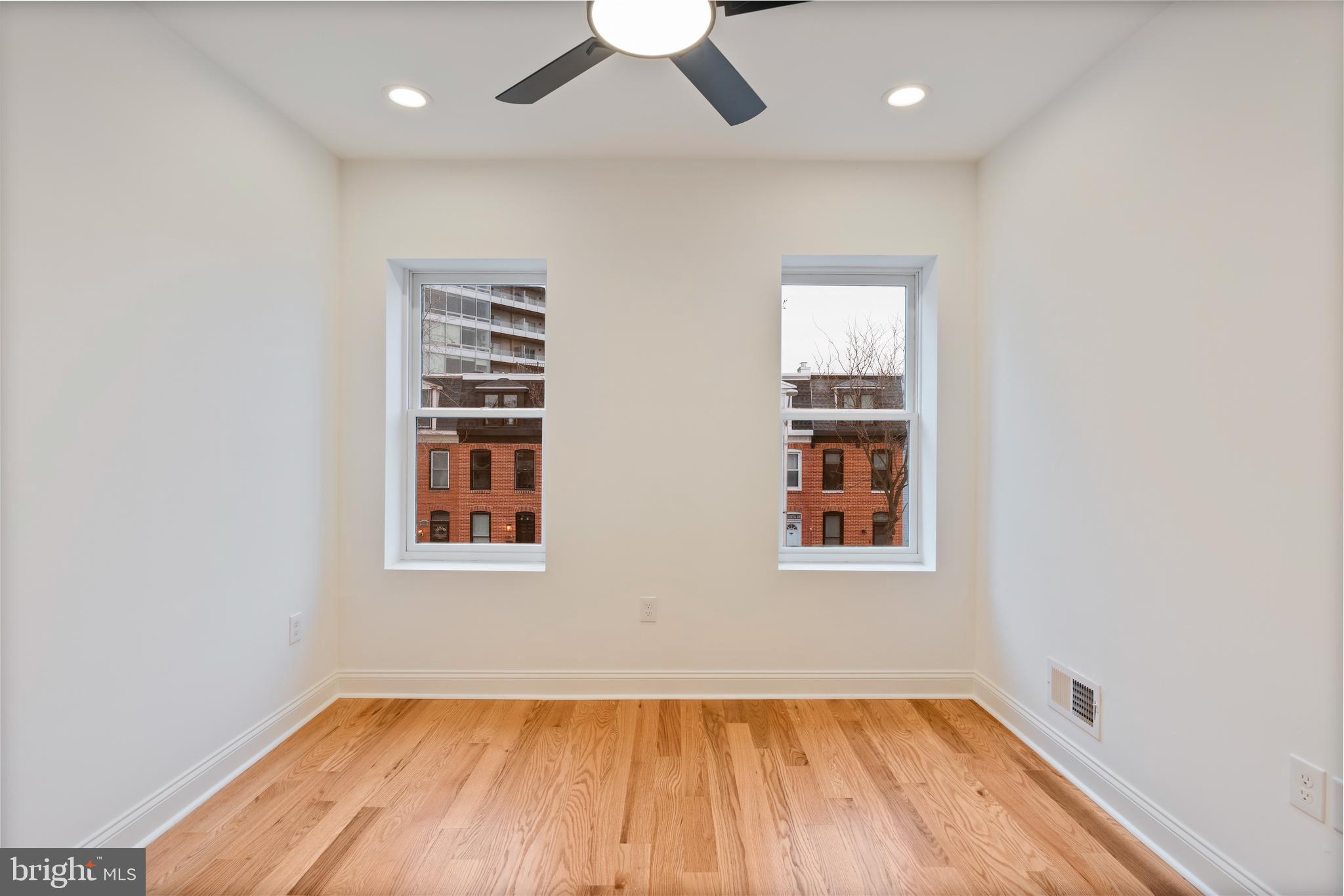 LOCUST POINT - Residential