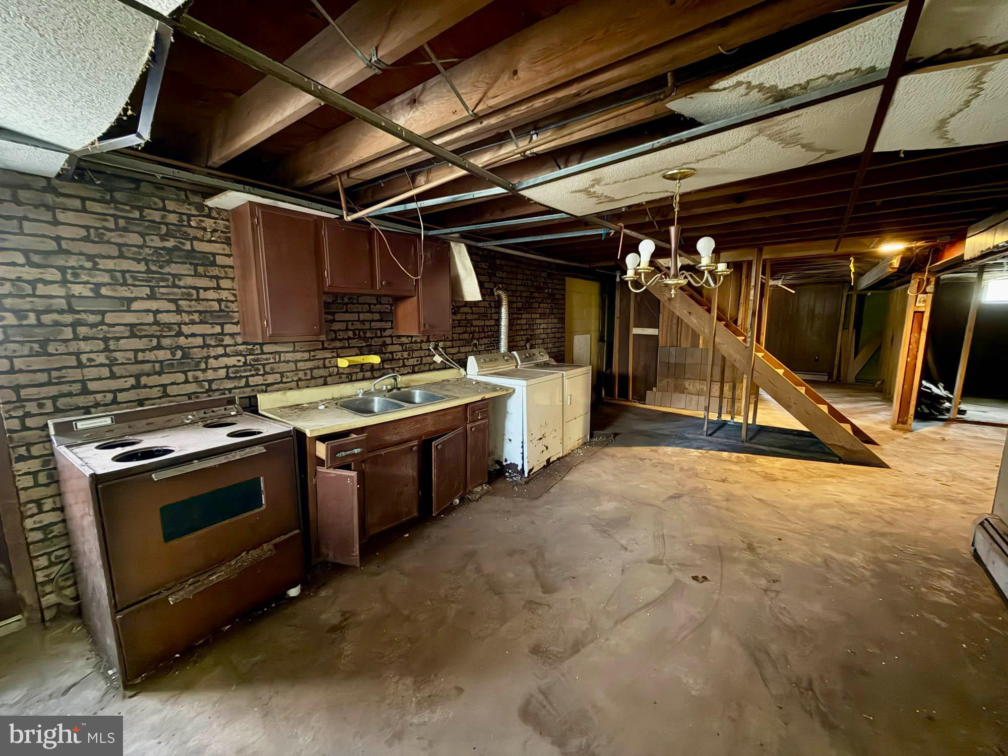MERRYMAN HEIGHTS - Residential