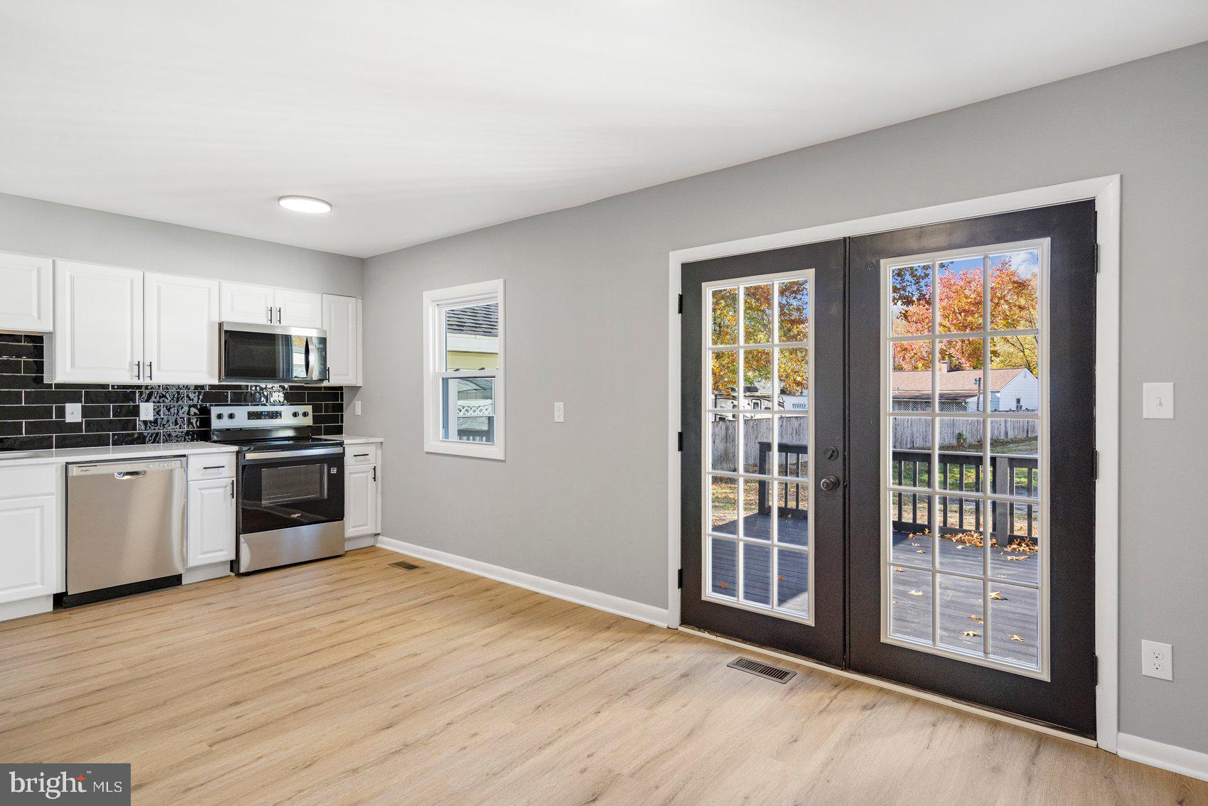 BRENTWOOD SQUARE - Residential