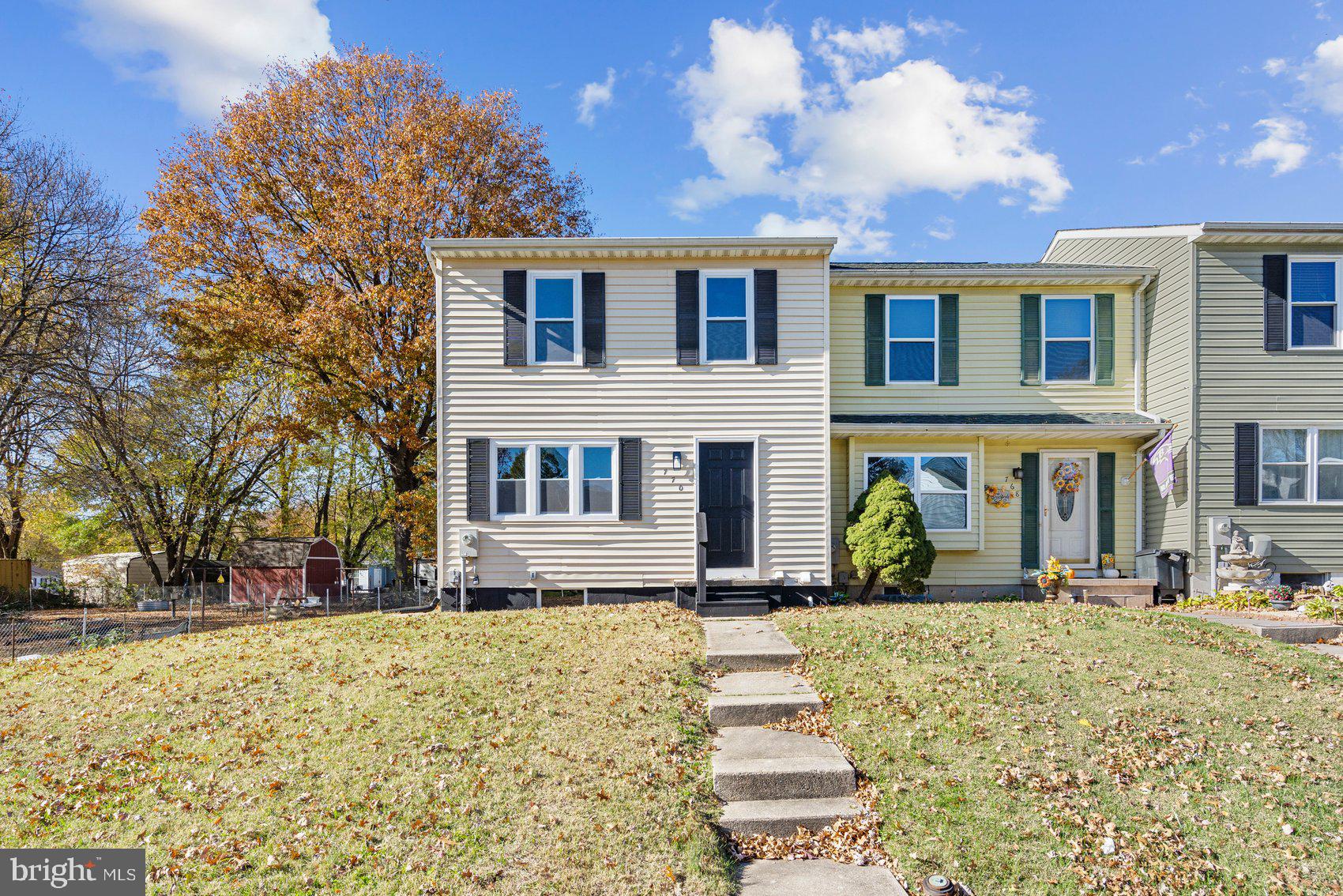 BRENTWOOD SQUARE - Residential