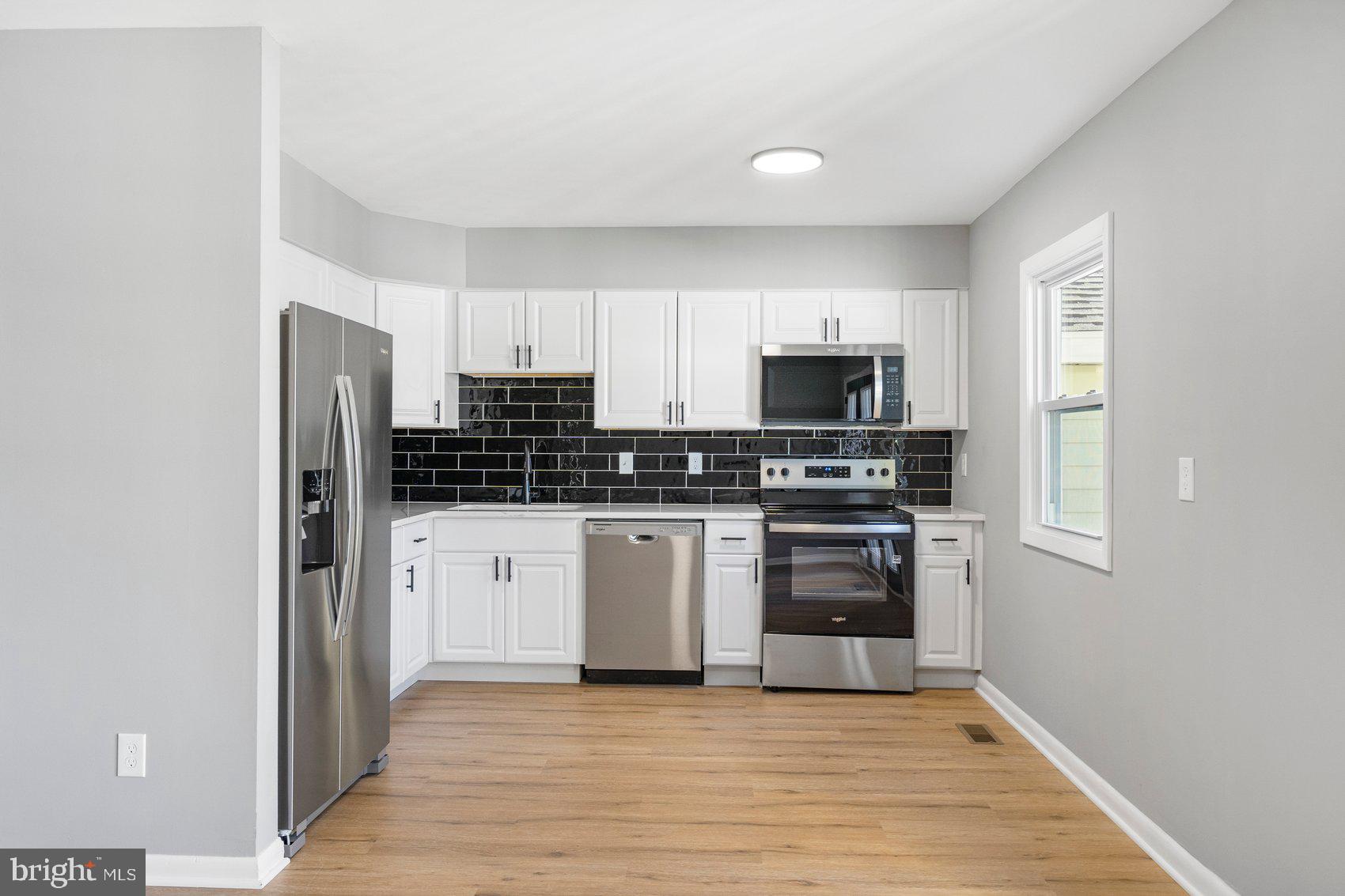 BRENTWOOD SQUARE - Residential