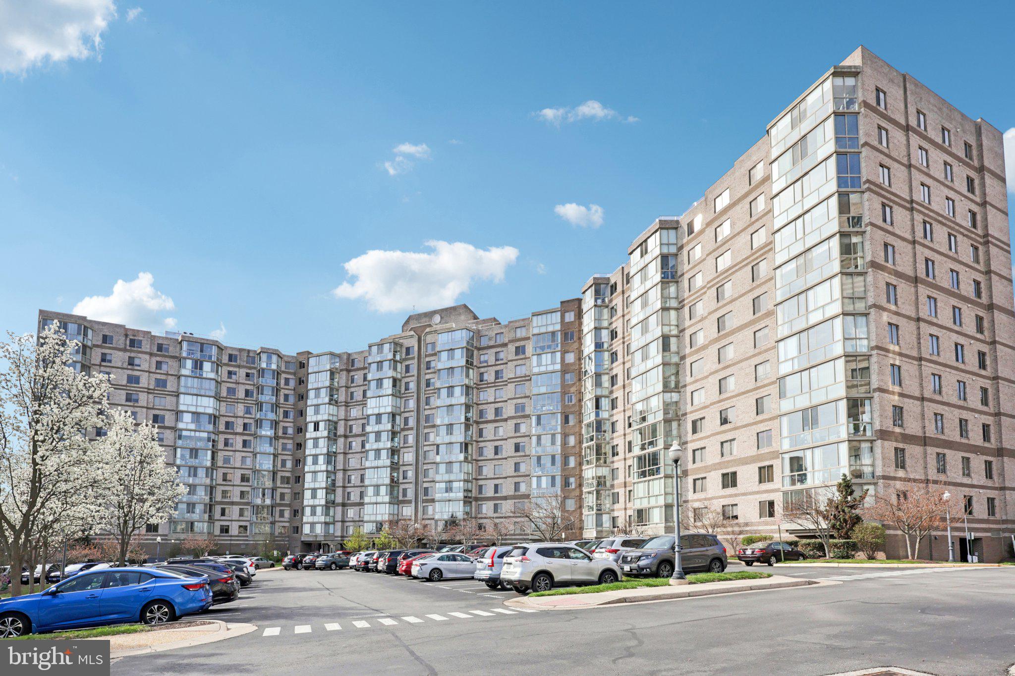 LANSDOWNE WOODS LEISURE WORLD - Residential