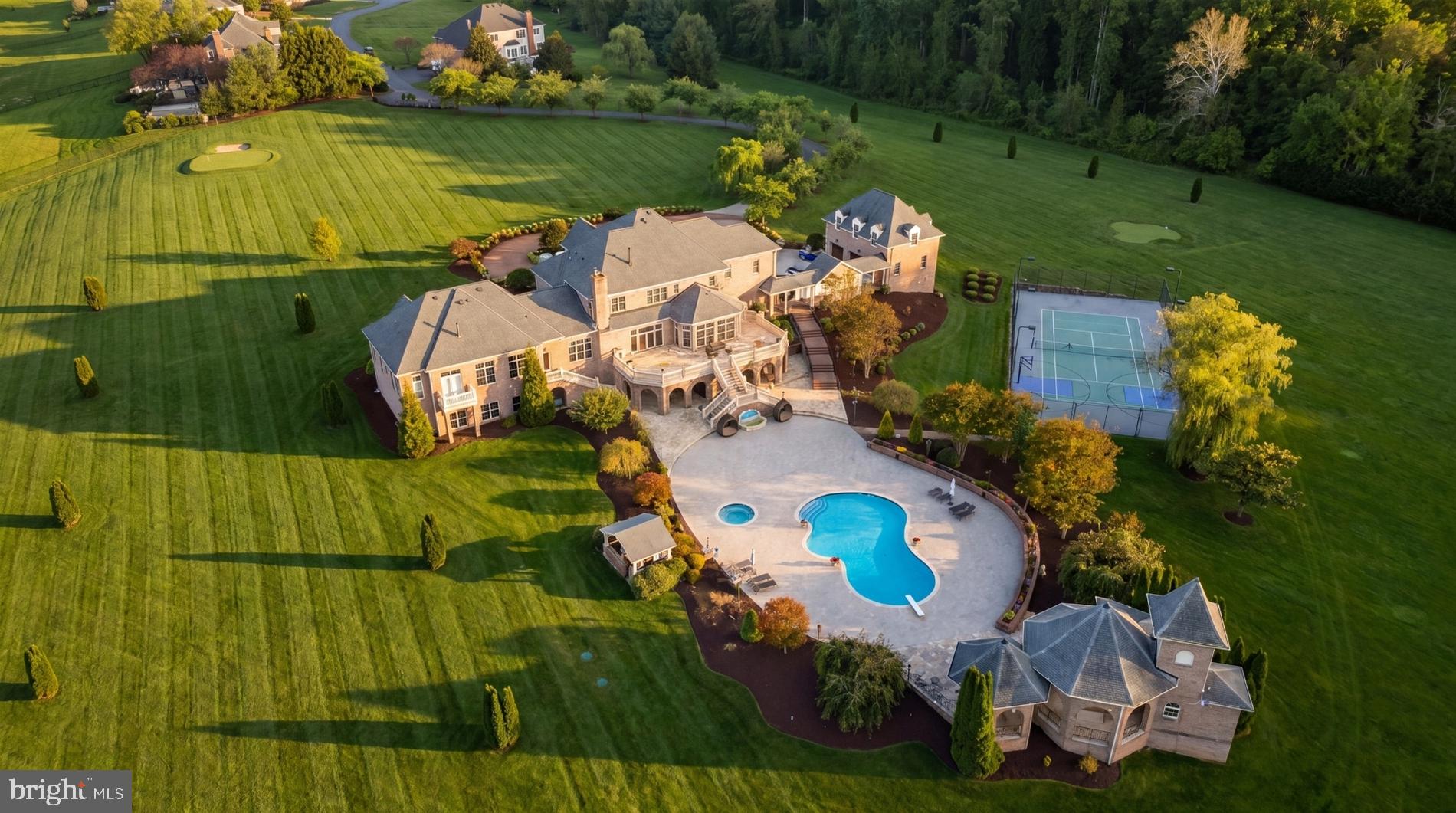 SENECA HIGHLANDS - Residential