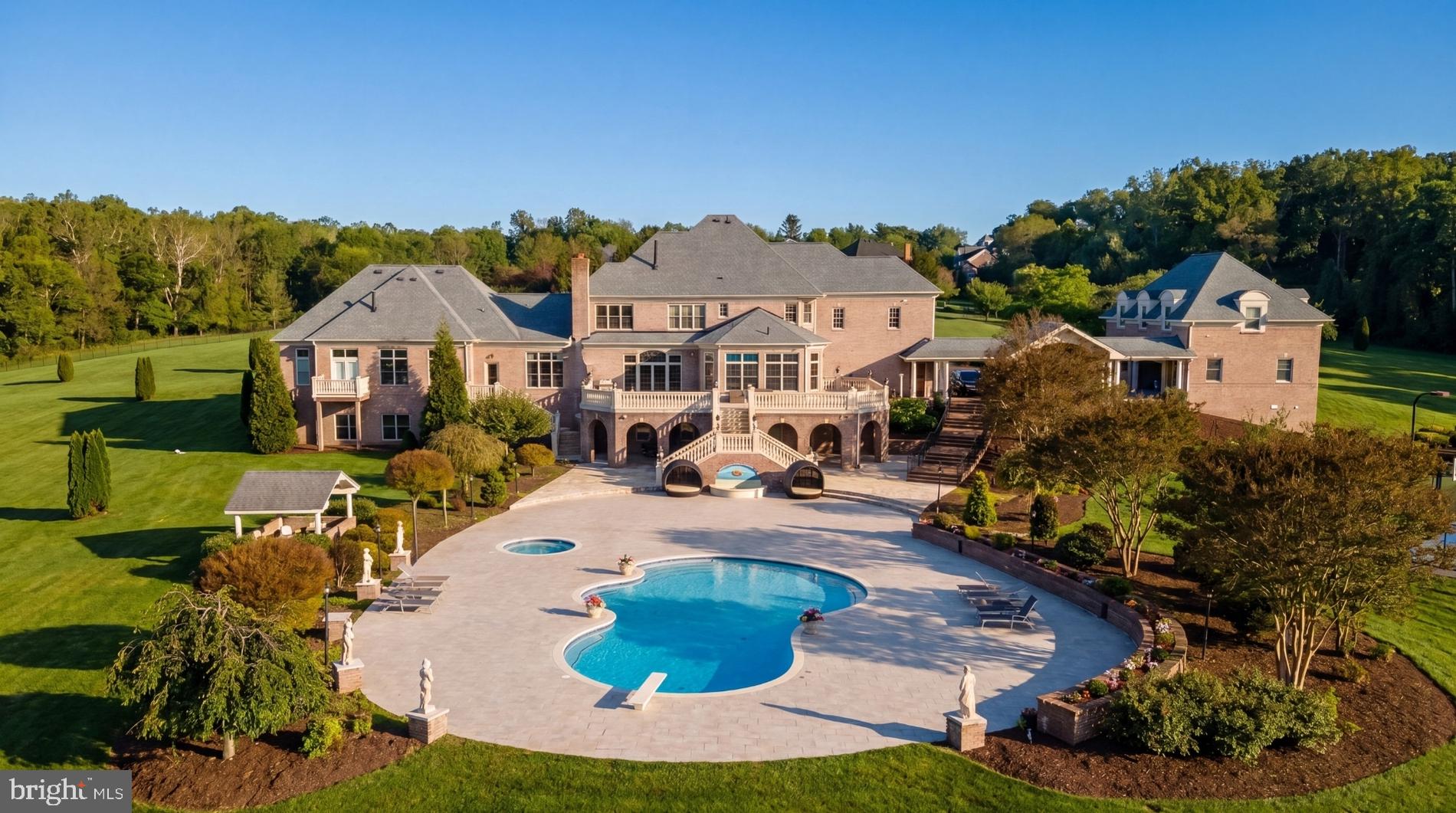 SENECA HIGHLANDS - Residential