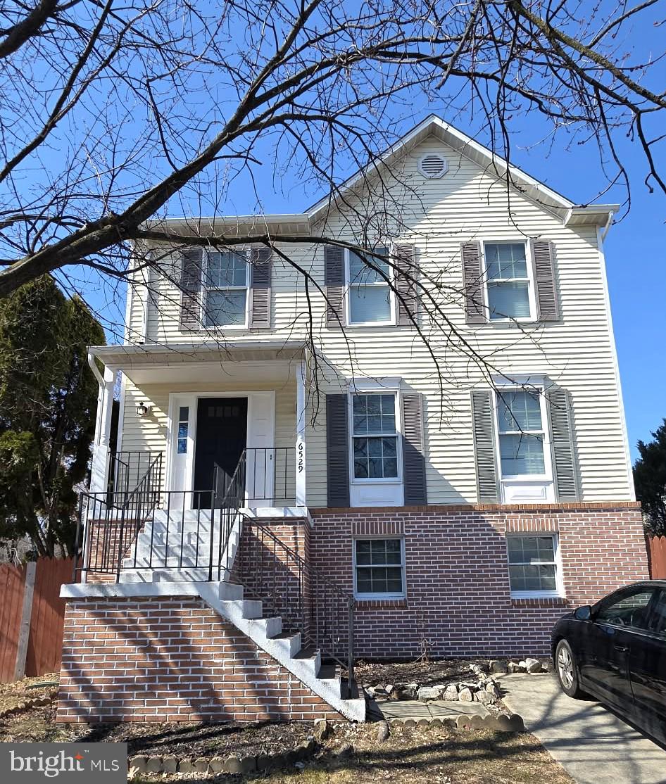 Delightful Raised Colonial w/Traditional Floor plan, Featuring 3.5 baths, Spacious rooms throughout, eat-in Kitchen, granite counters, formal dining room, inviting living room, nice sized bedrooms, Finished lower level w/Family room, Laundry, 4th Bdrm/office w/exterior walkout door. Enclosed Large Deck w/slider windows and storm door, fenced yard. Fresh painted. House shows very well.
{The house showing time is from 11:55 AM to 5:00 PM}