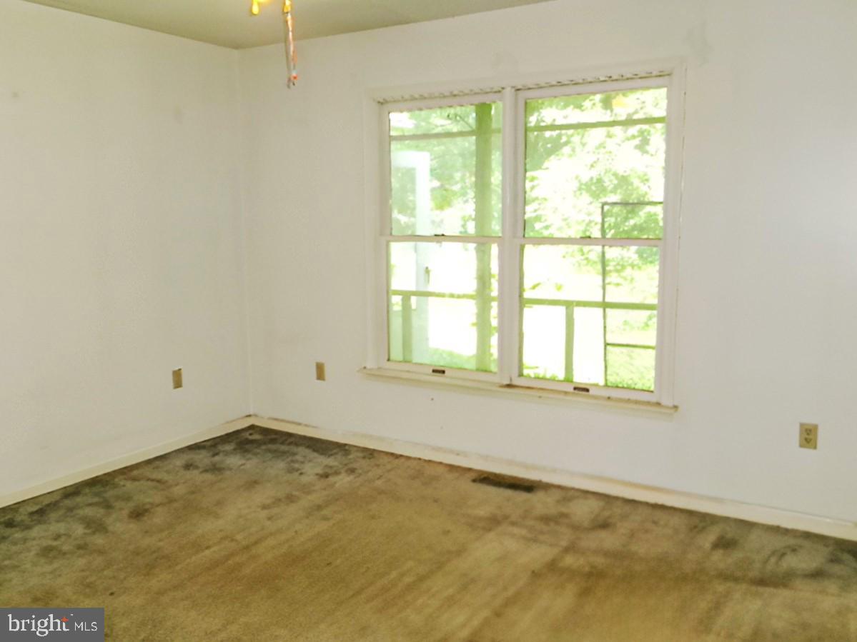 LAKE FOREST ESTATES - Residential