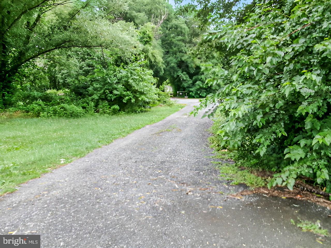 LAKE FOREST ESTATES - Residential