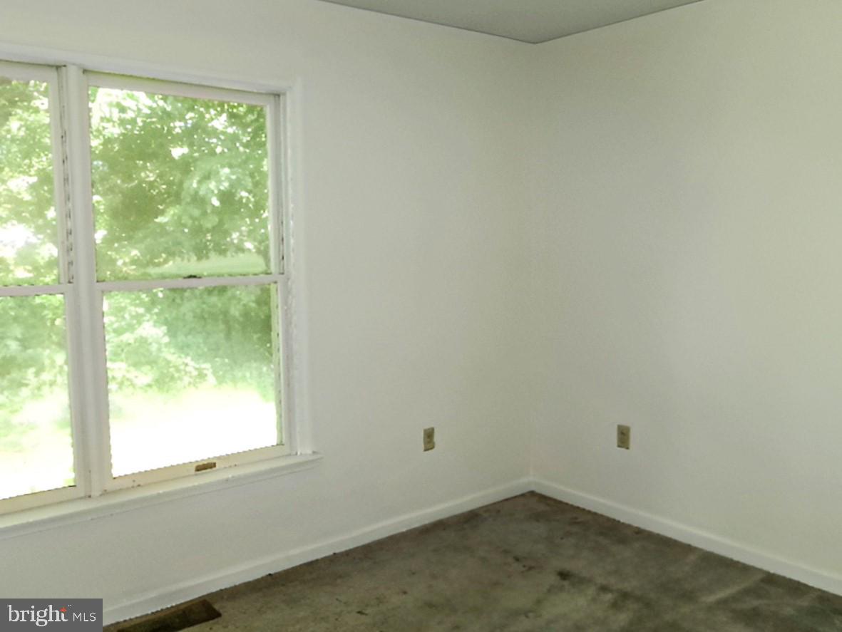 LAKE FOREST ESTATES - Residential