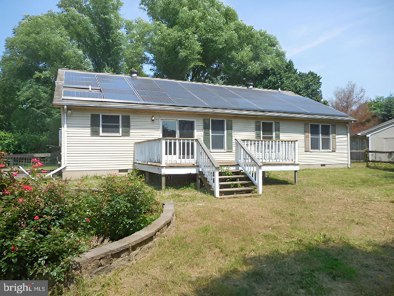 LAKE FOREST ESTATES - Residential