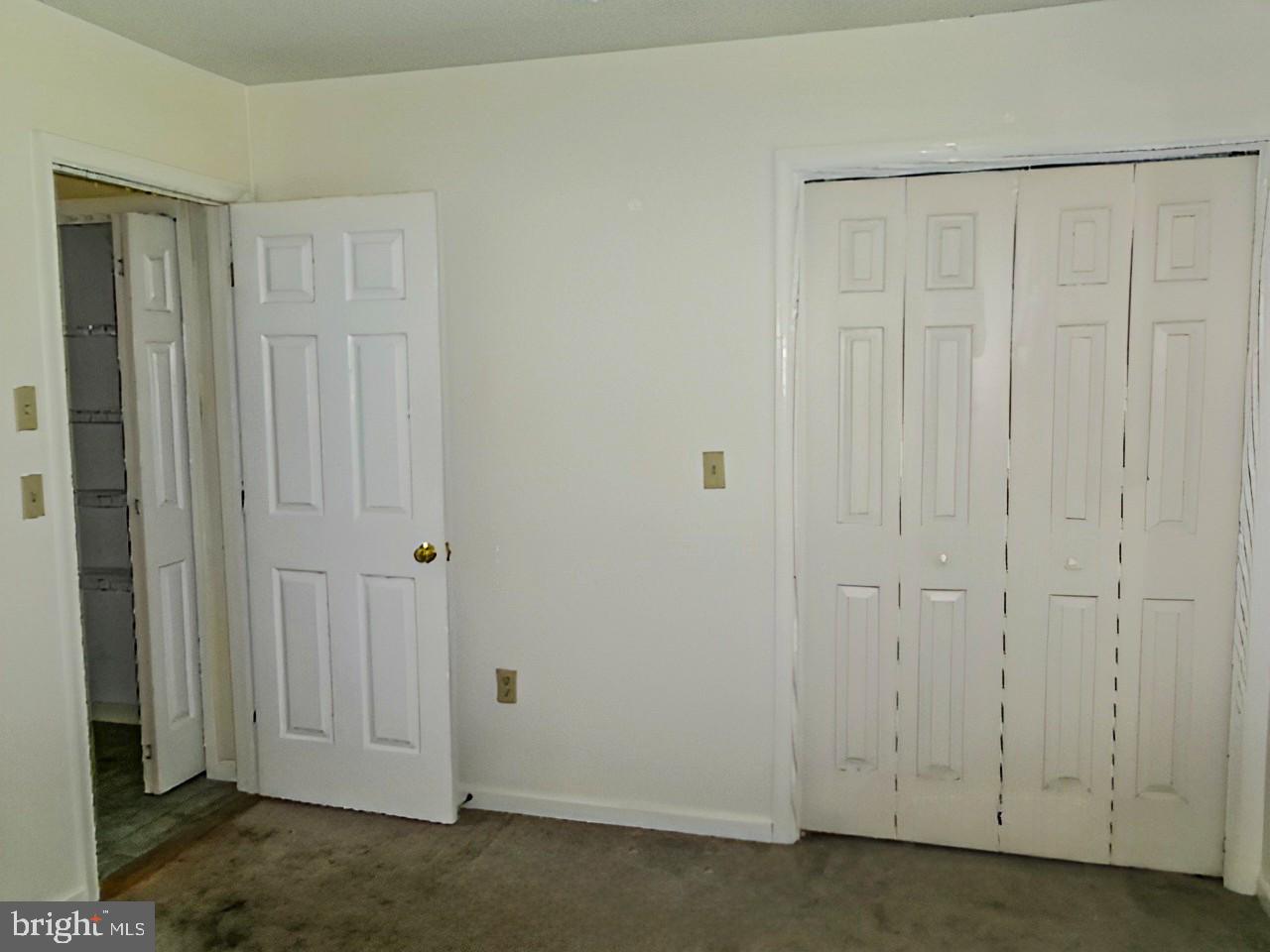 LAKE FOREST ESTATES - Residential