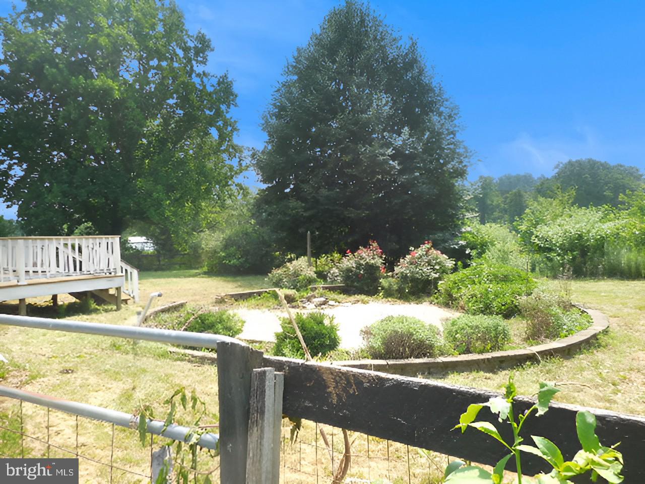 LAKE FOREST ESTATES - Residential