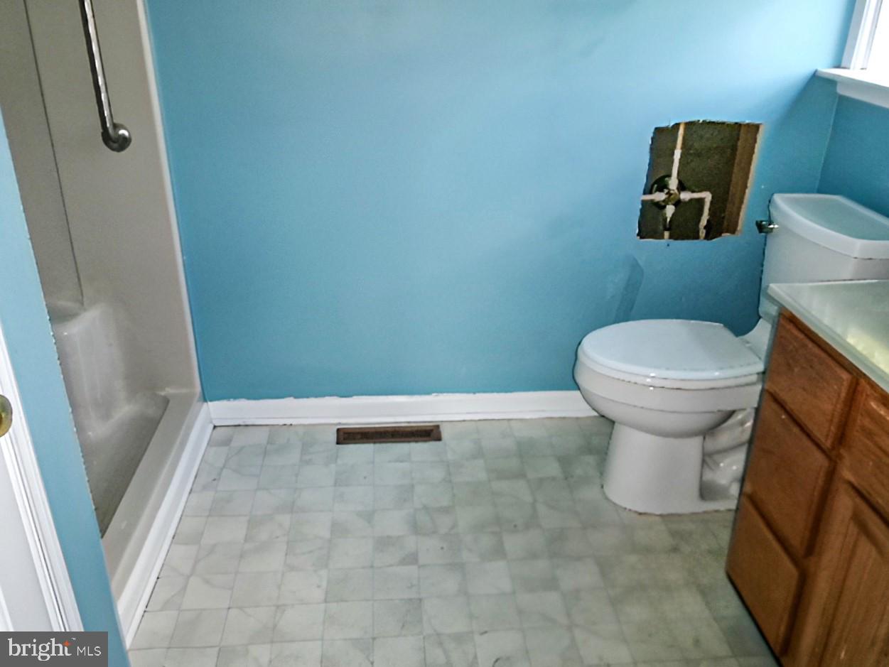 LAKE FOREST ESTATES - Residential
