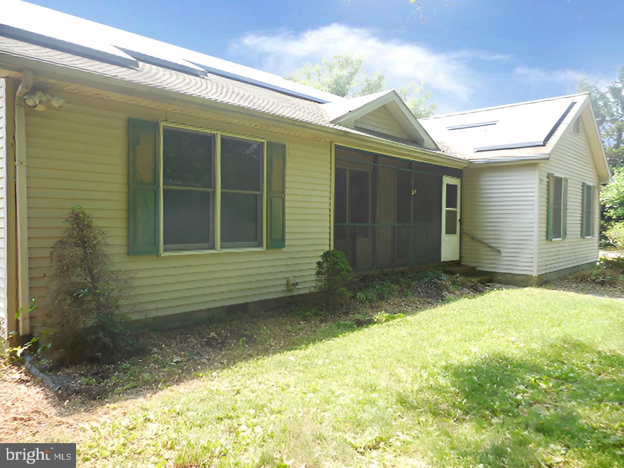 LAKE FOREST ESTATES - Residential