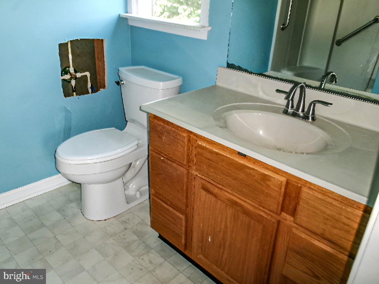 LAKE FOREST ESTATES - Residential