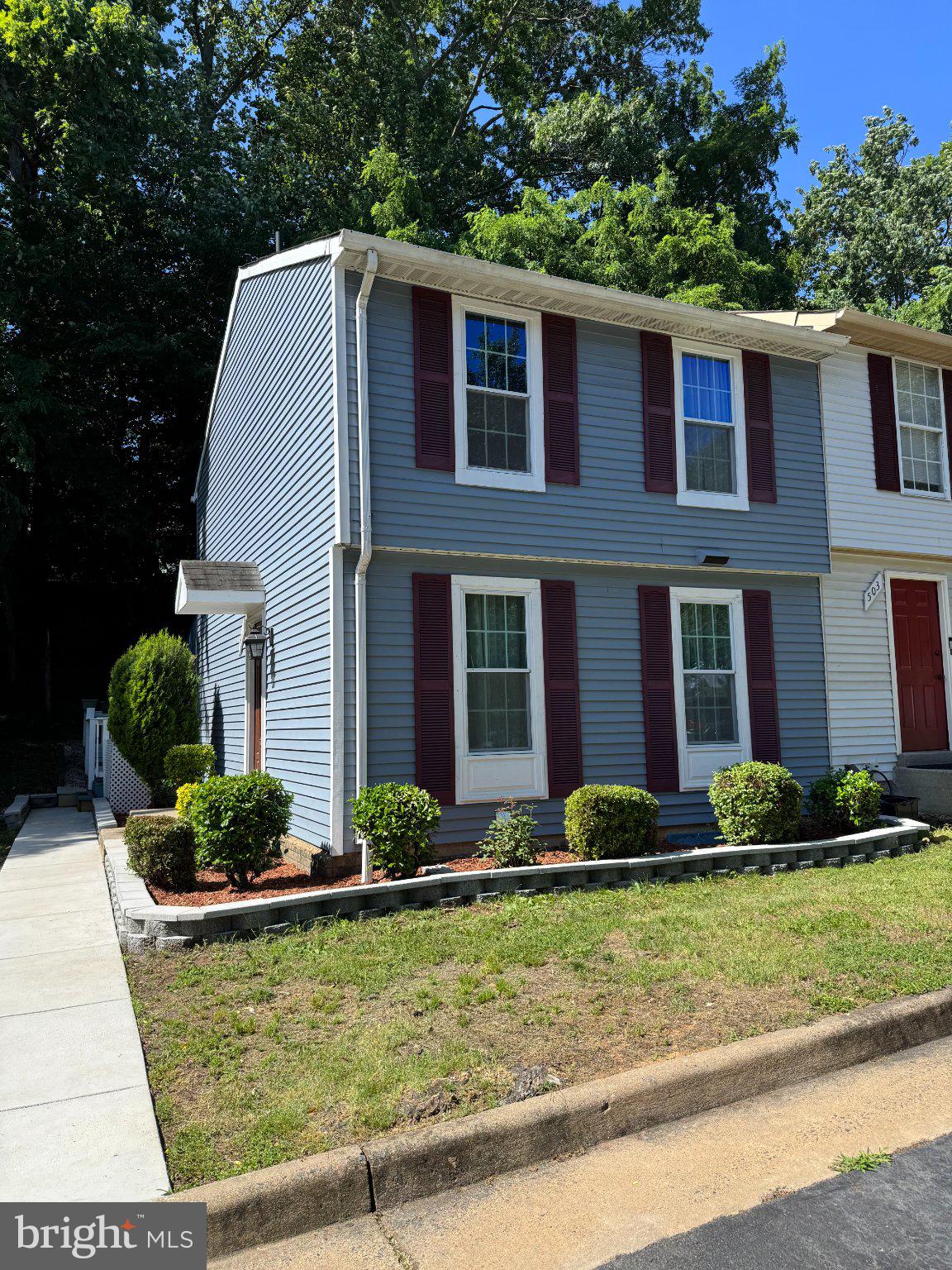 Nicely upgraded end-unit in Stafford, 3-level townhouse offering many upgrades such as, UPGRADED Bedrooms and Living Room, UPGRADED Kitchen in 2023, UPGRADED Bathrooms in 2021, UPGRADED Floors in 2023,UPGRADED Lighting throughout the house, Deck, Roof and HVAC system as well, walking pathway way on the side of the property and in the back has been upgraded as well, MOVE IN READY!! Conveniently located near I-95 and Route 1, property offers quick access to shopping, dining, and community routes.
