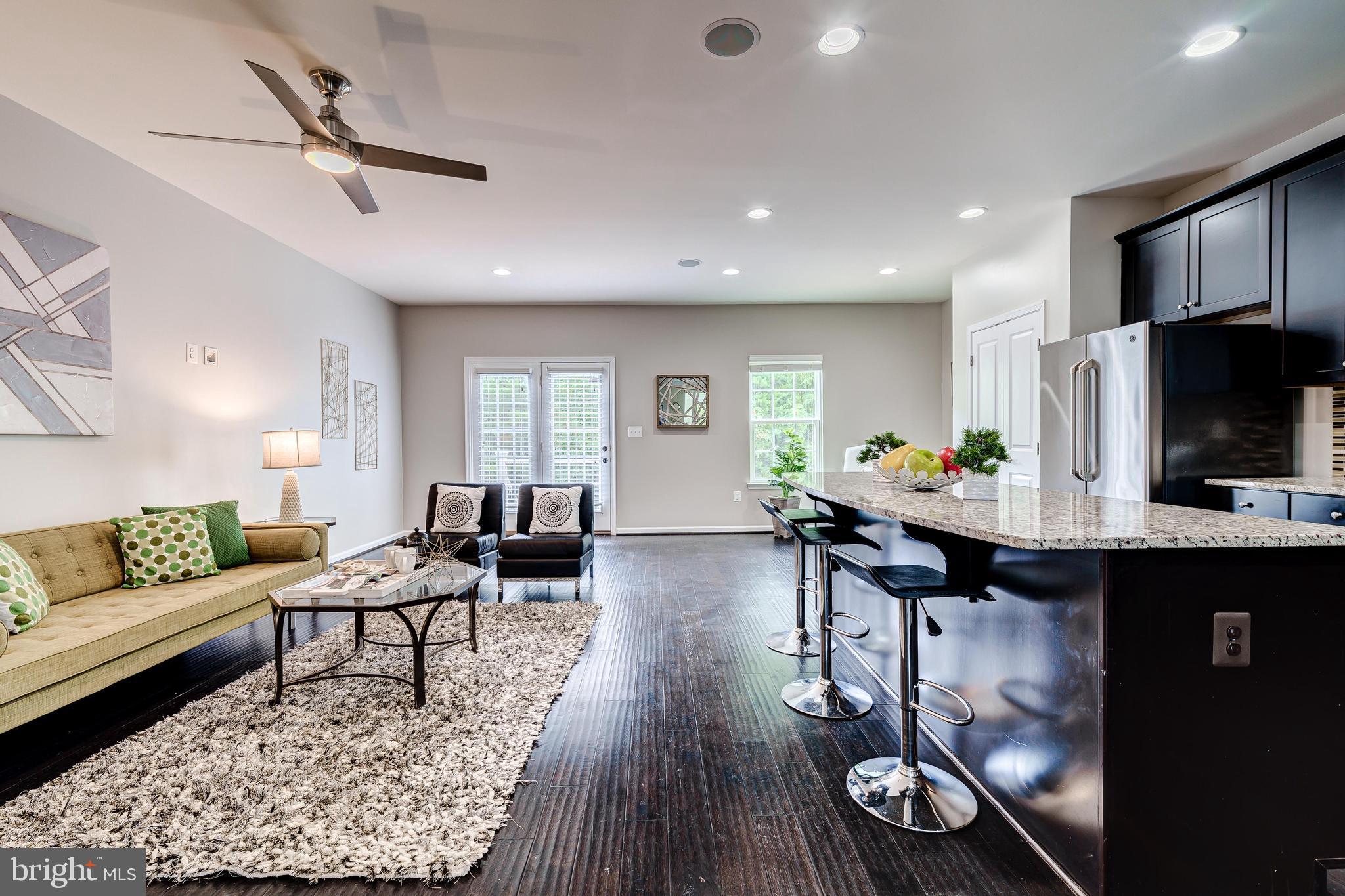 VANTAGE POINT SOUTH - Residential