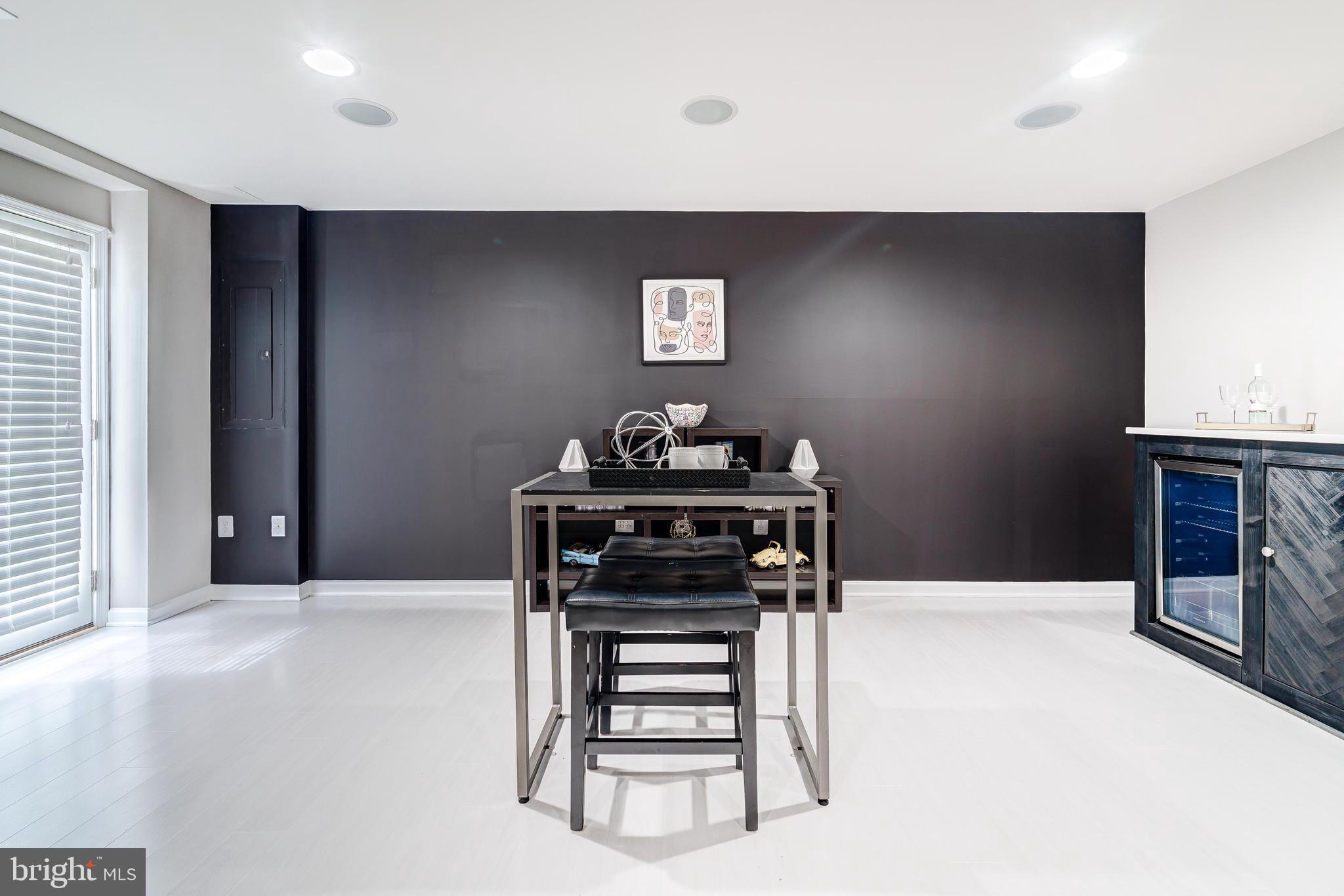 VANTAGE POINT SOUTH - Residential