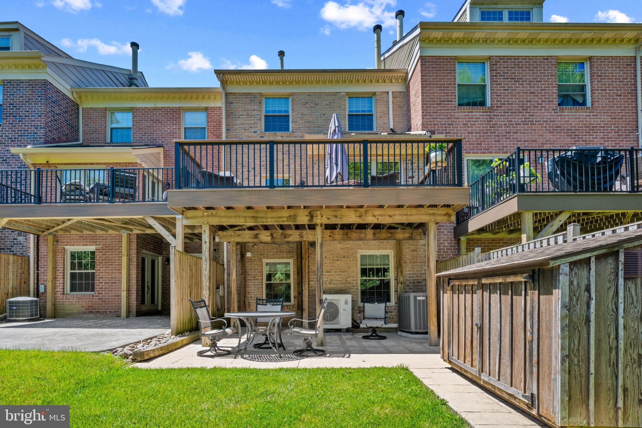 LOVETON FARMS - Residential