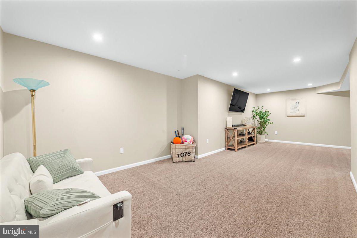 WILLOW BROOK - Residential