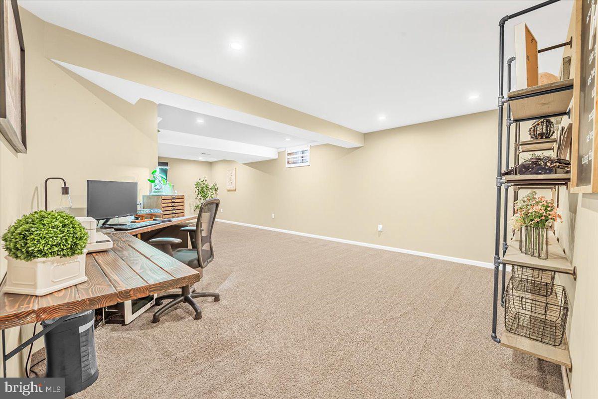 WILLOW BROOK - Residential