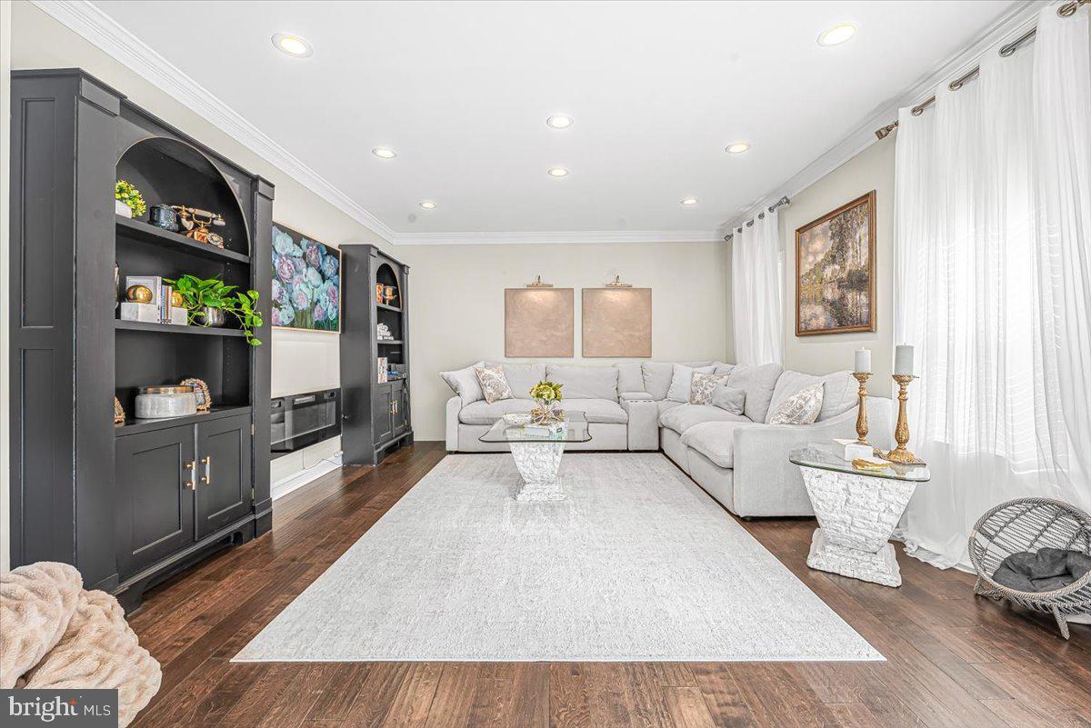 WILLOW BROOK - Residential