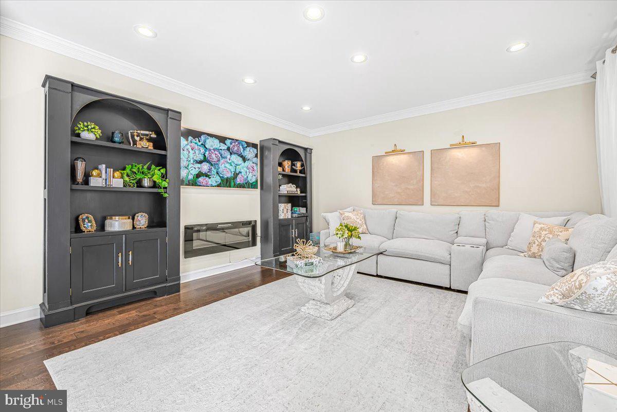 WILLOW BROOK - Residential