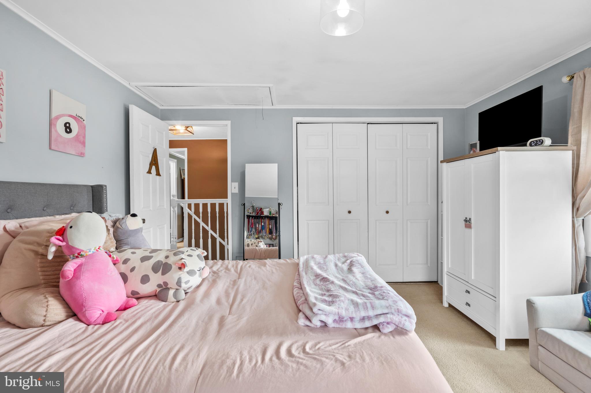 TWIN OAKS - Residential
