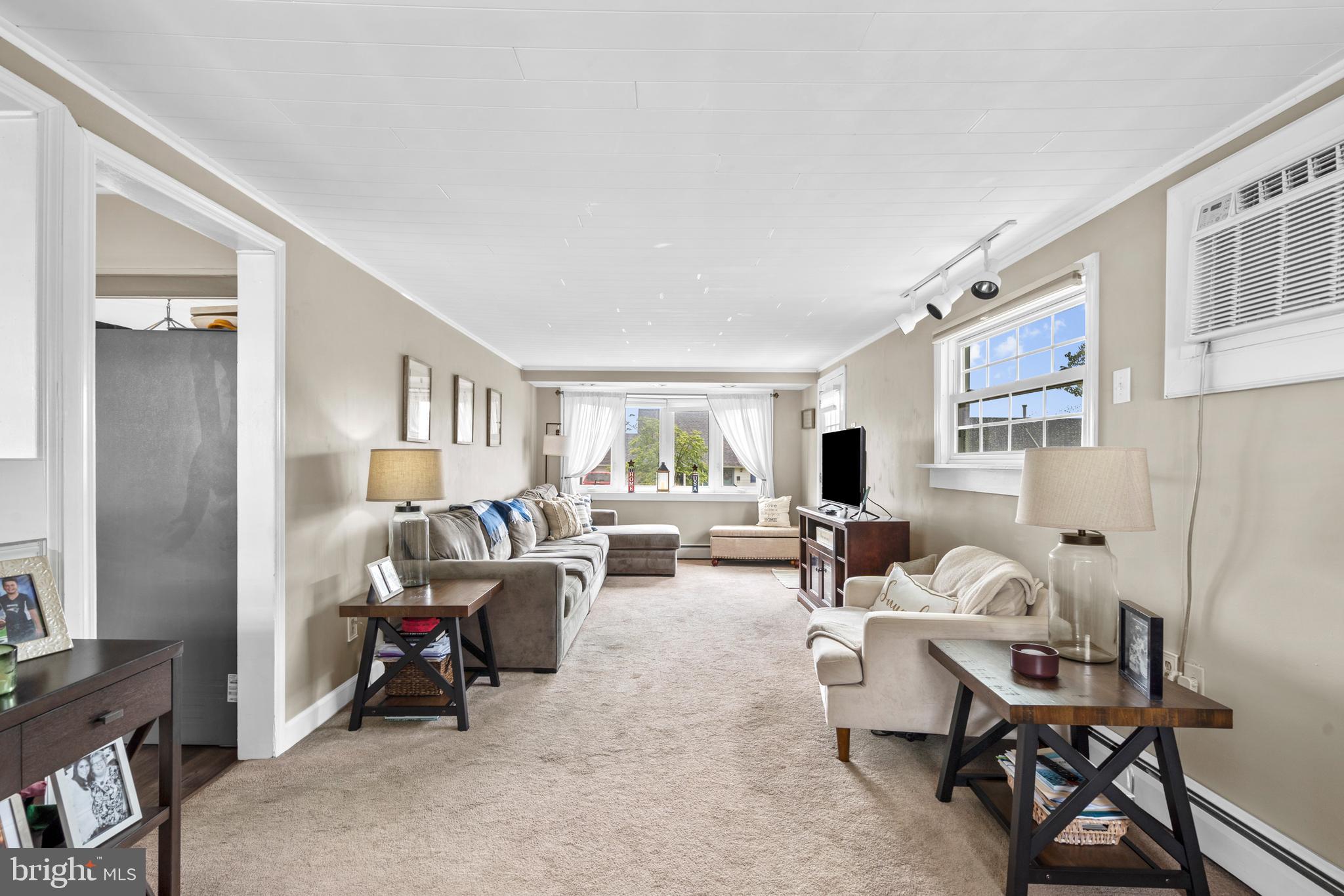 TWIN OAKS - Residential