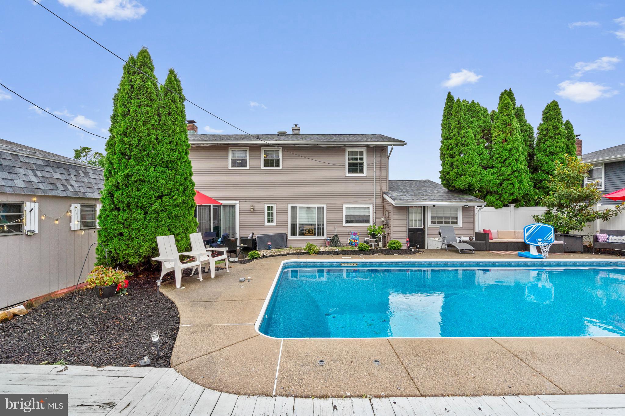 TWIN OAKS - Residential