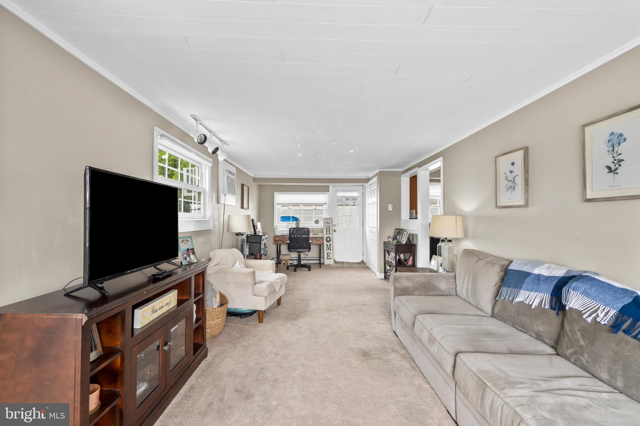 TWIN OAKS - Residential