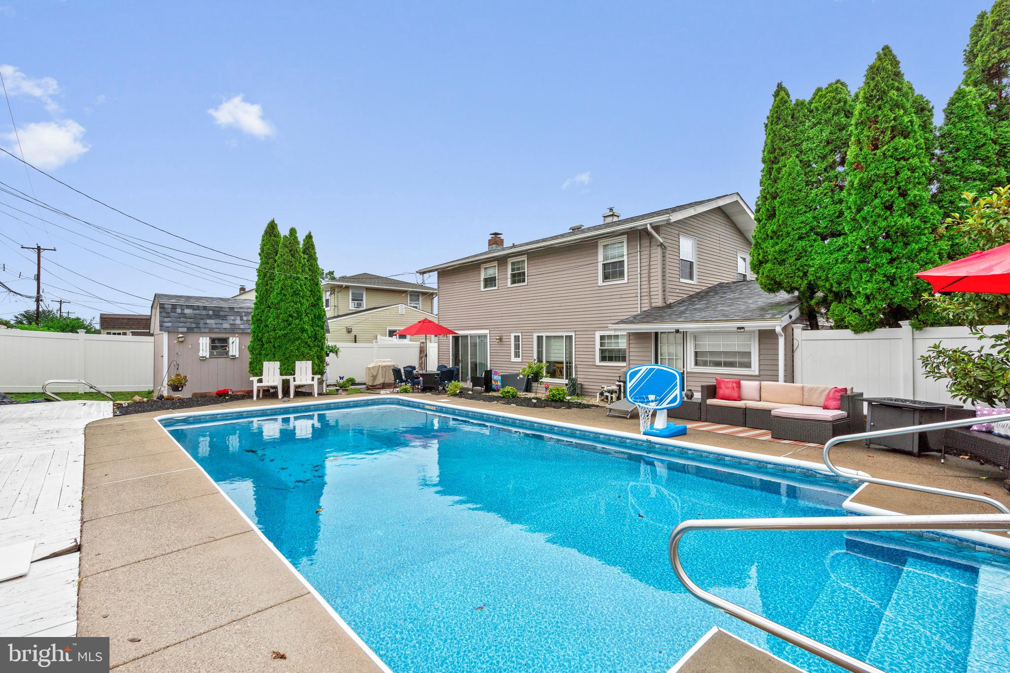 TWIN OAKS - Residential