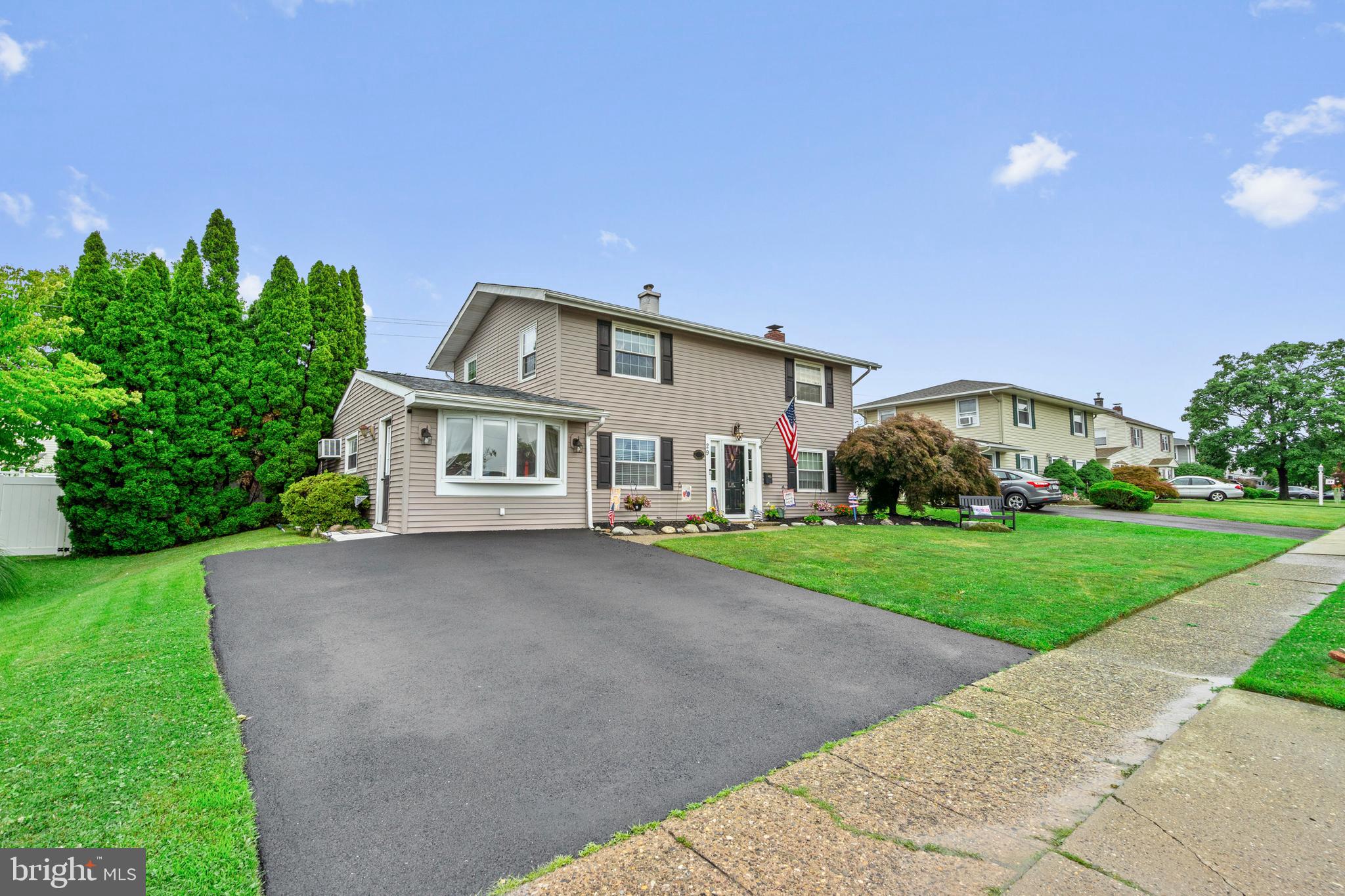 TWIN OAKS - Residential