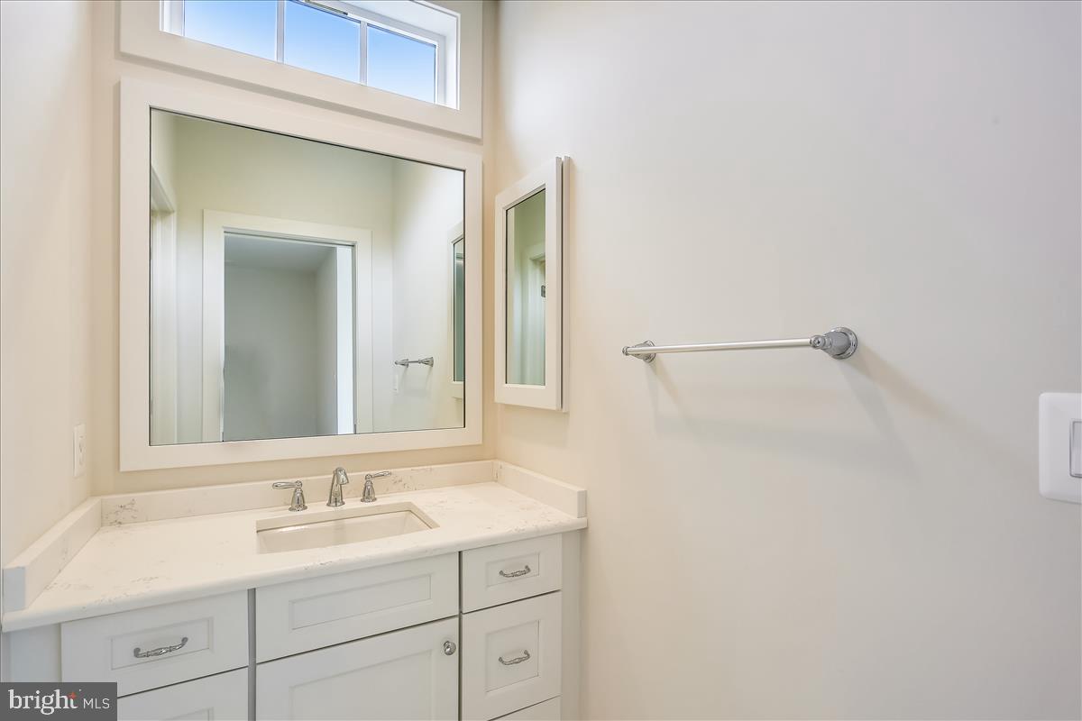 HENDRY ESTATES - Residential