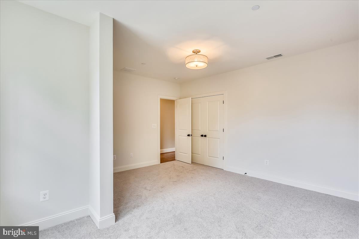HENDRY ESTATES - Residential