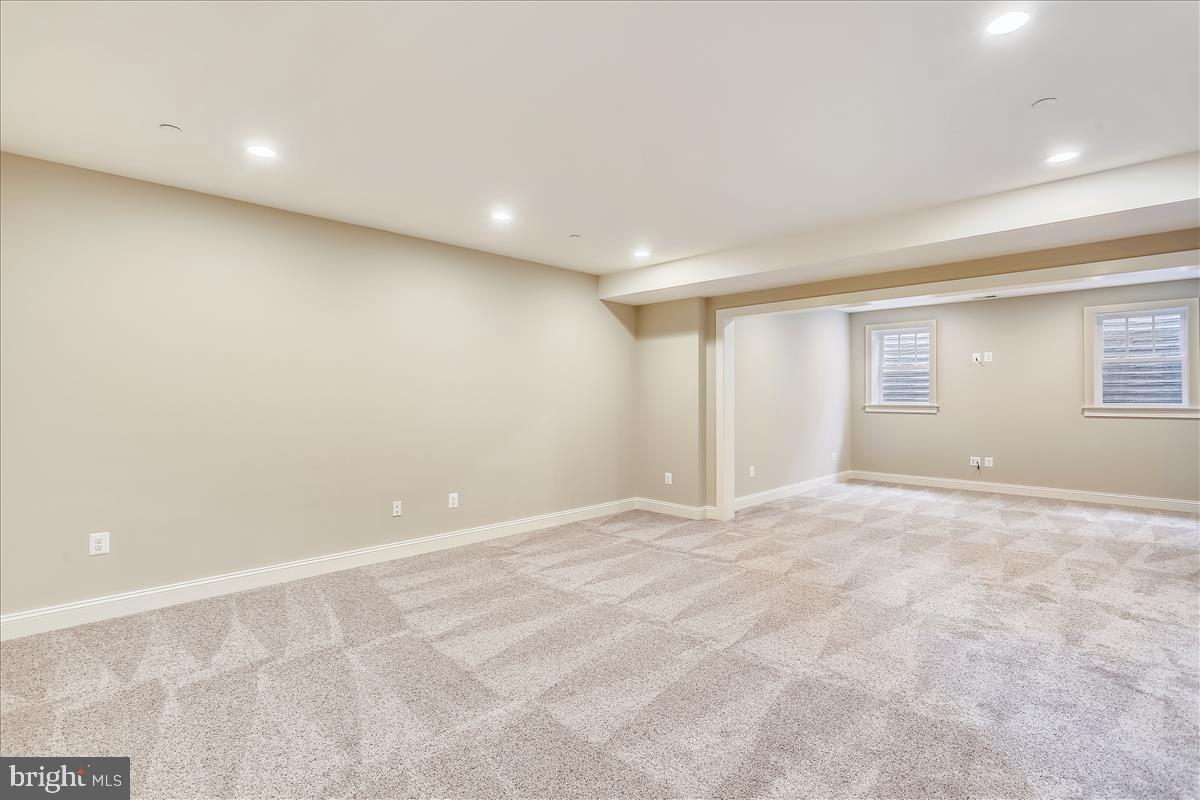 HENDRY ESTATES - Residential