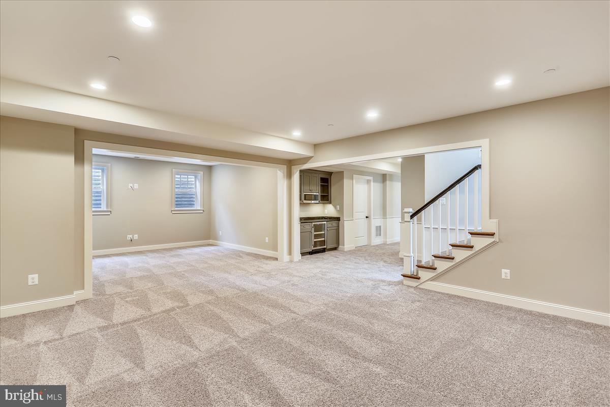 HENDRY ESTATES - Residential