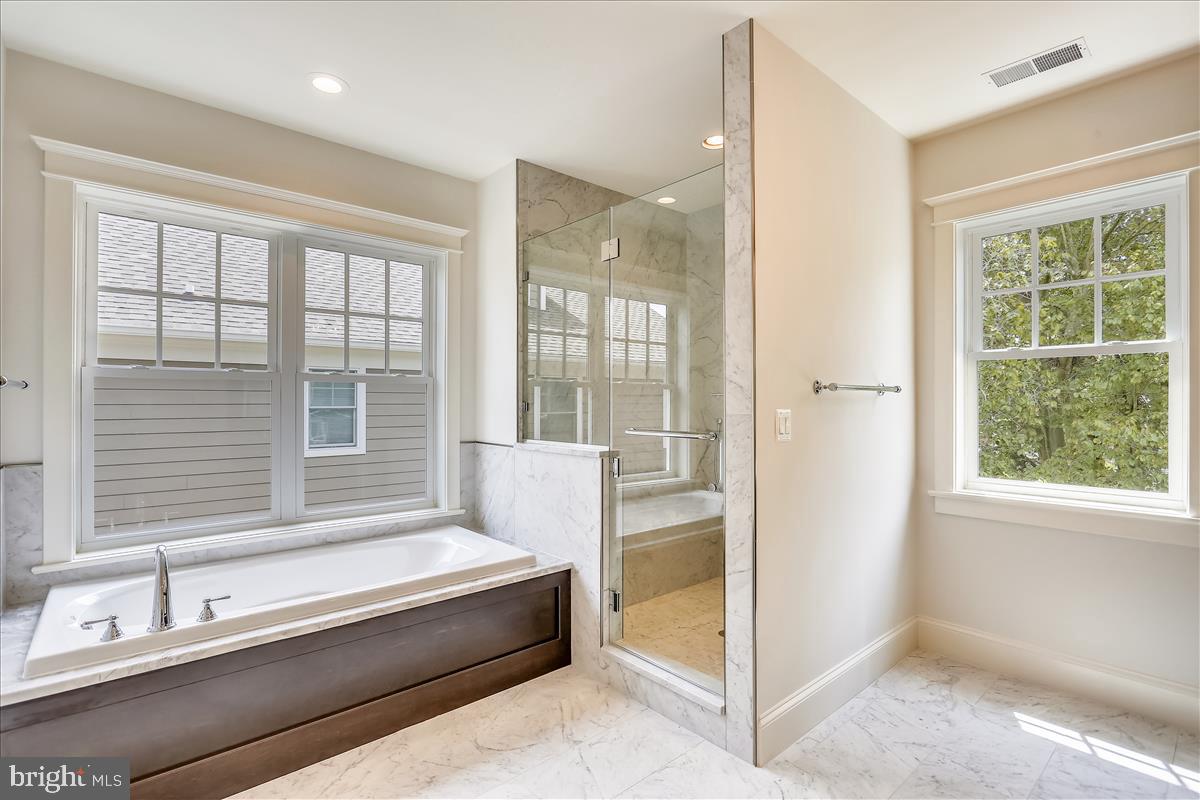 HENDRY ESTATES - Residential