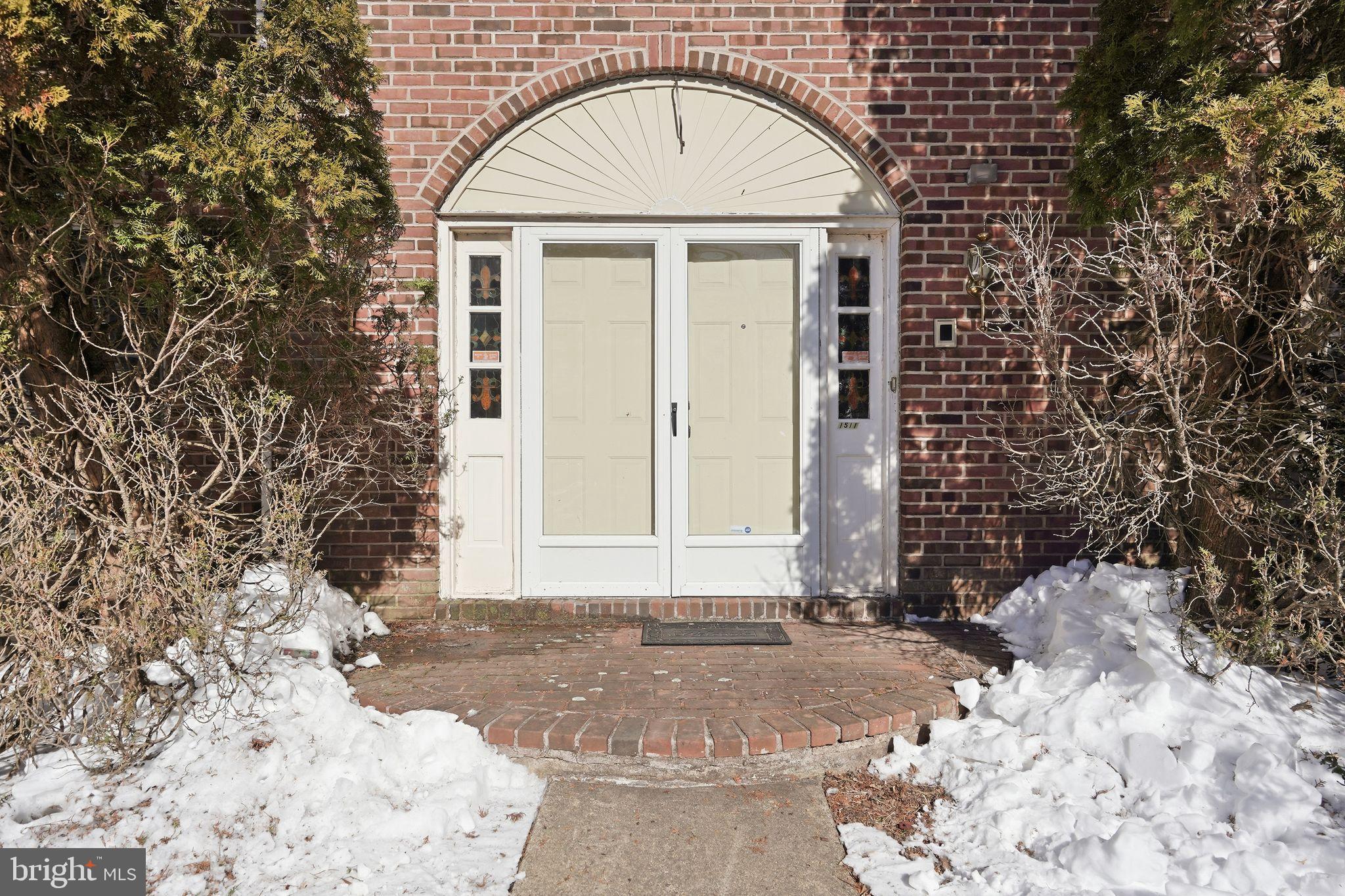 MAKEFIELD CHASE - Residential