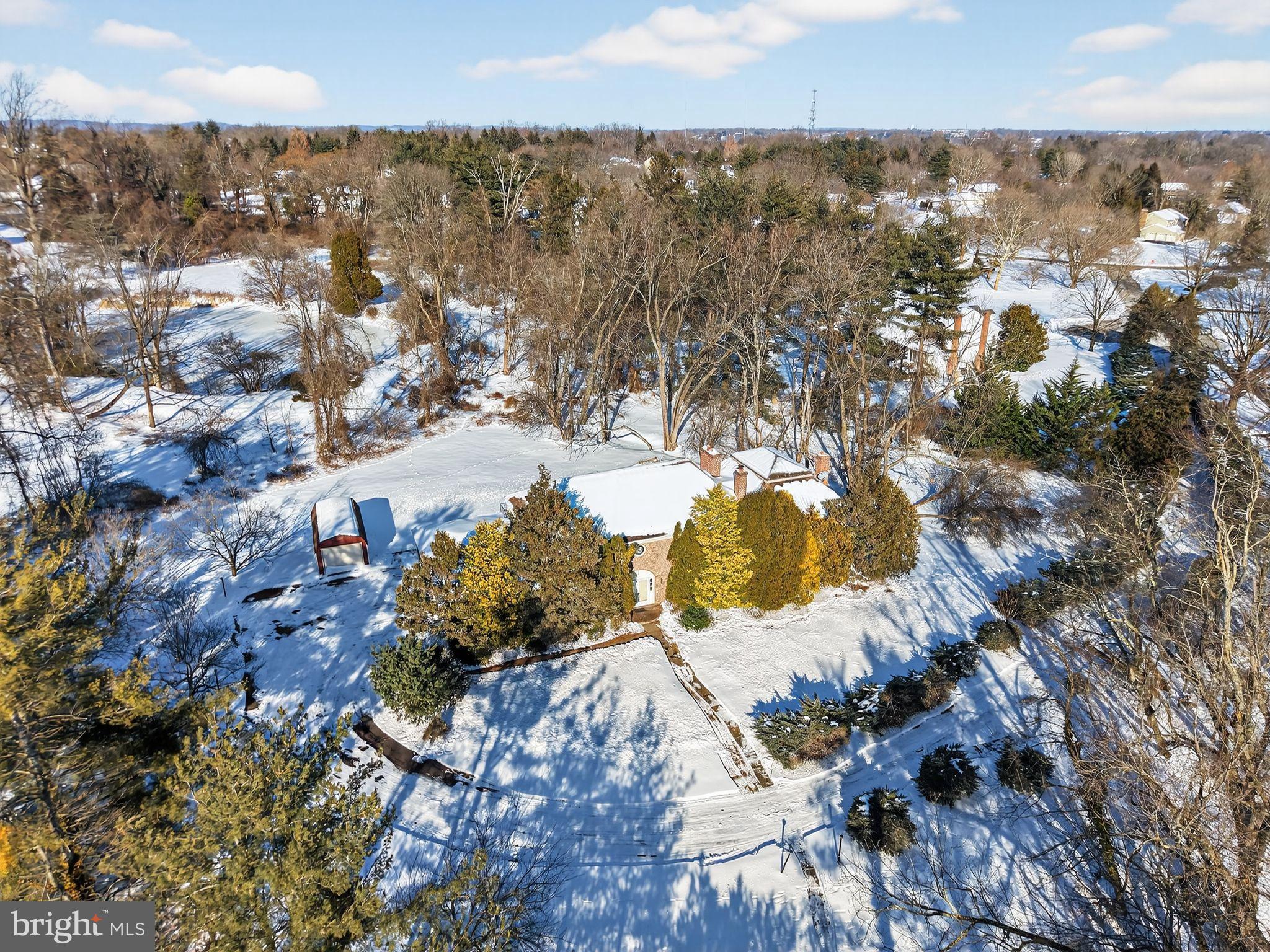 MAKEFIELD CHASE - Residential
