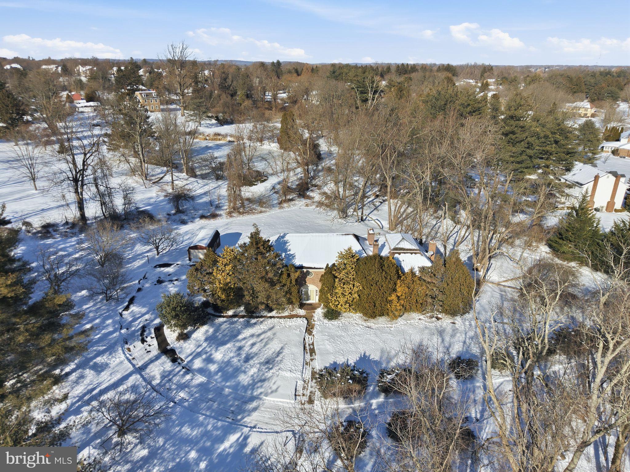 MAKEFIELD CHASE - Residential
