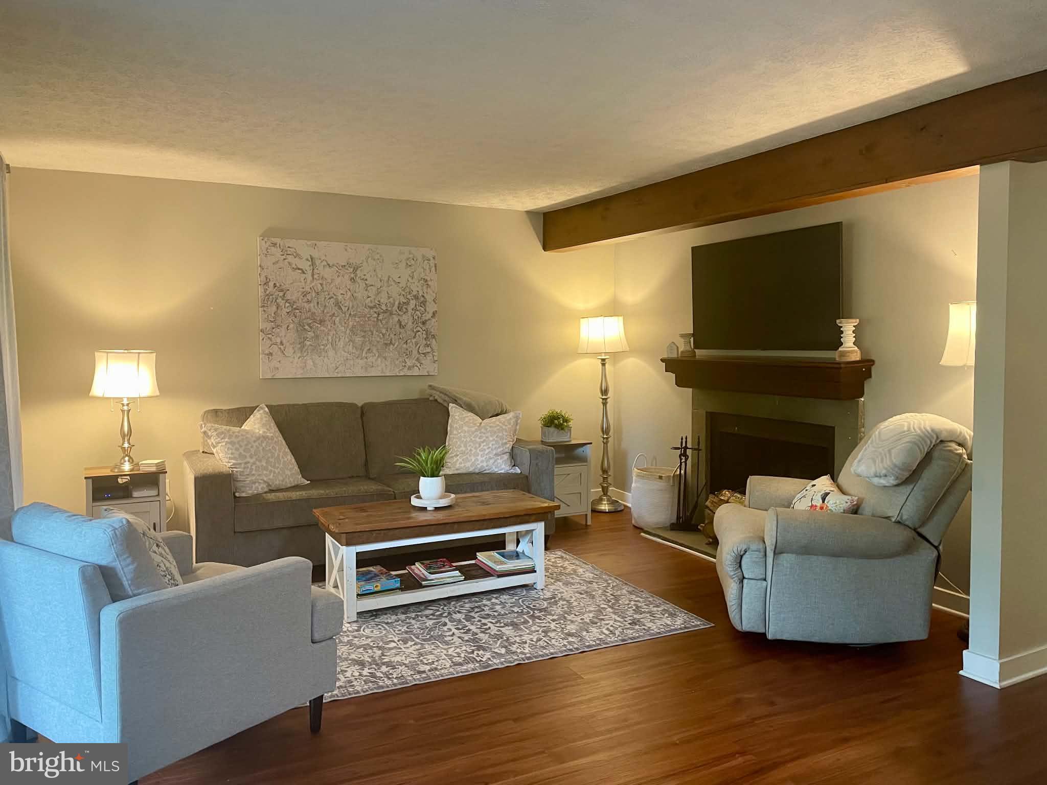 THE HILL CONDOS - Residential