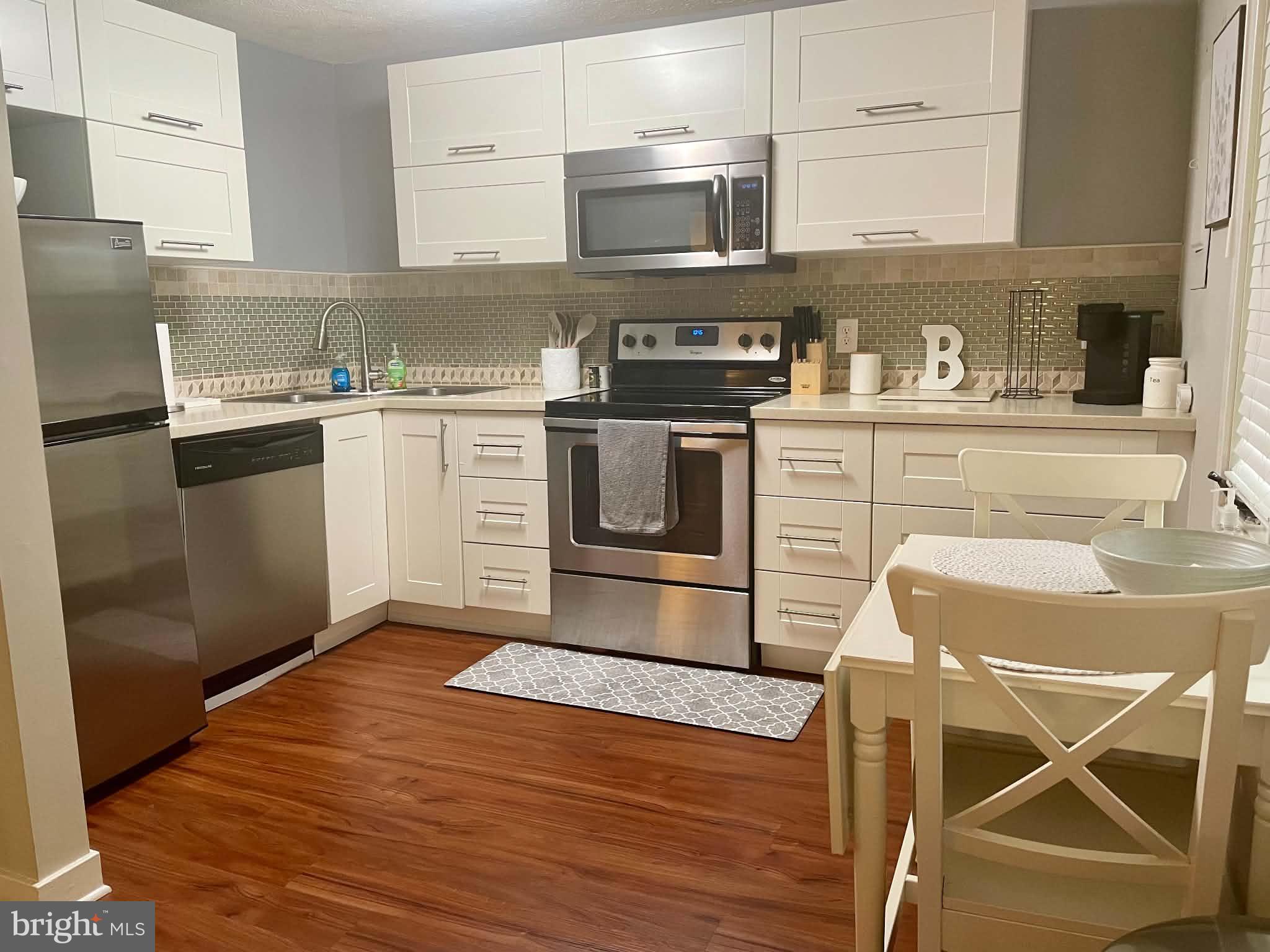 THE HILL CONDOS - Residential