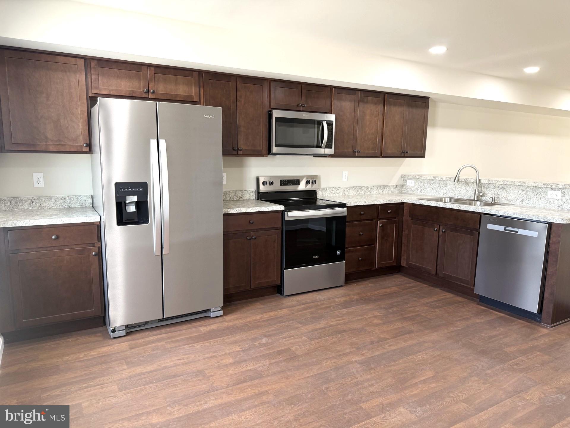 ROJAN MEADOWS - Residential