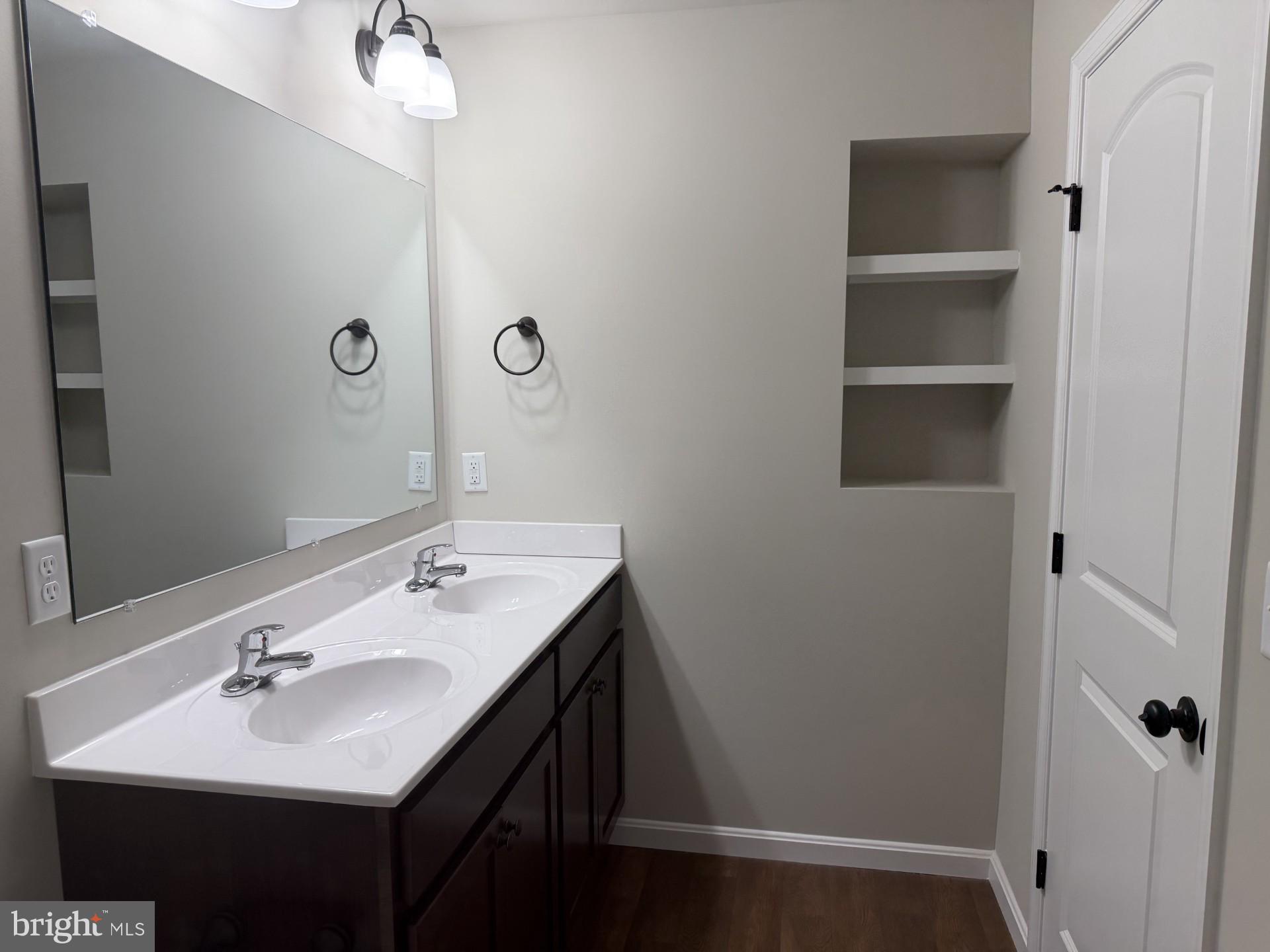 ROJAN MEADOWS - Residential