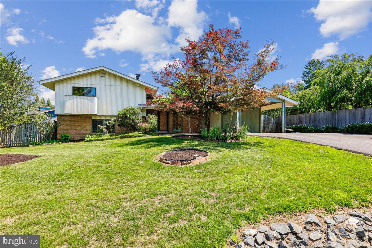 BROOKEVILLE KNOLLS - Residential