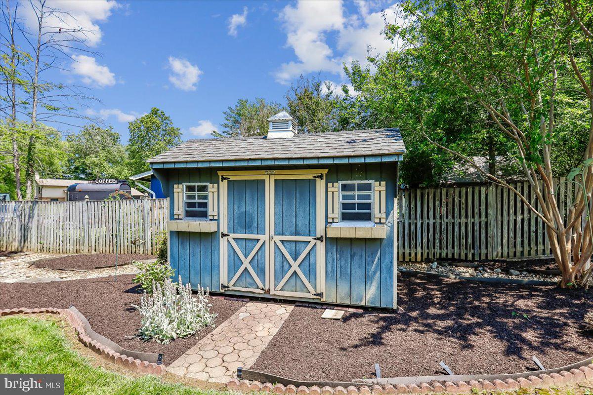 BROOKEVILLE KNOLLS - Residential