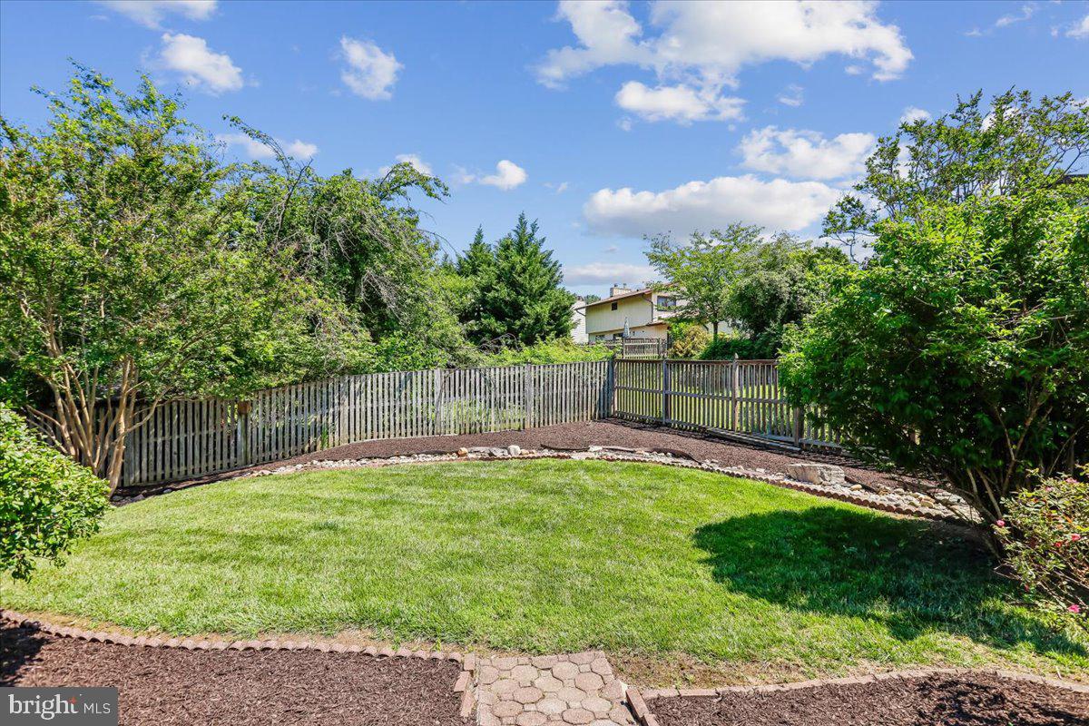 BROOKEVILLE KNOLLS - Residential