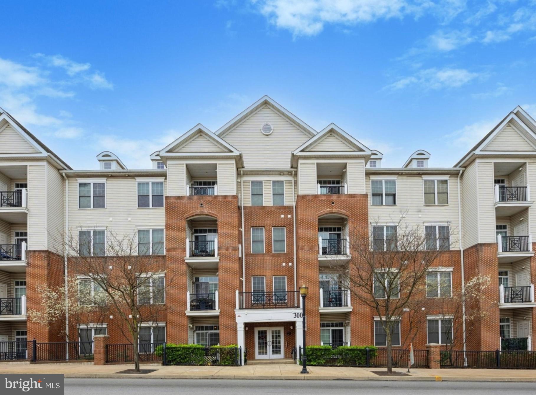 THE GRANDE AT RIVERVIEW - Residential