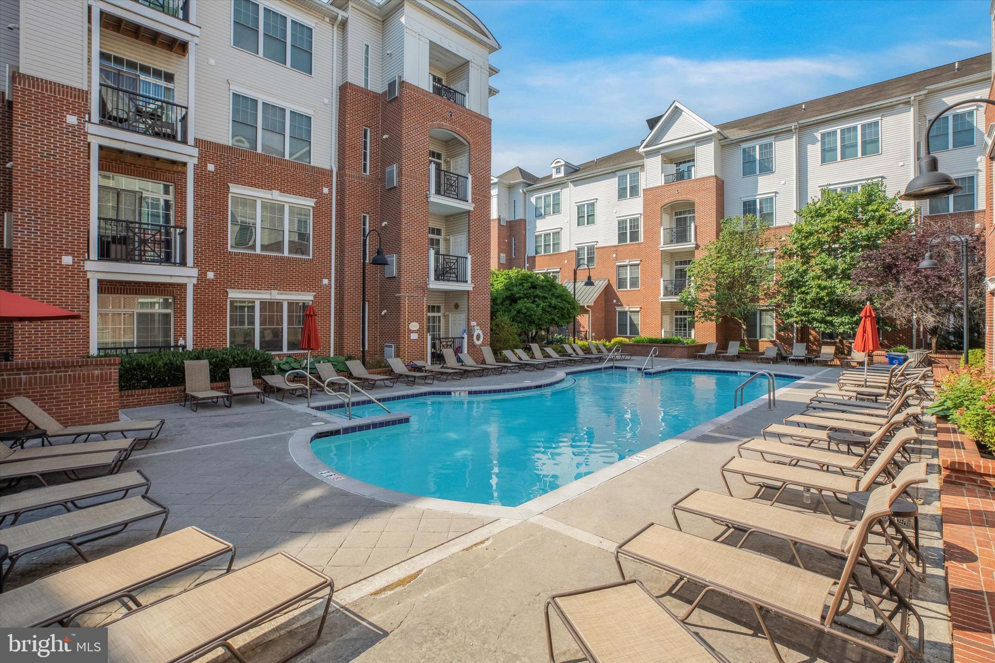THE GRANDE AT RIVERVIEW - Residential