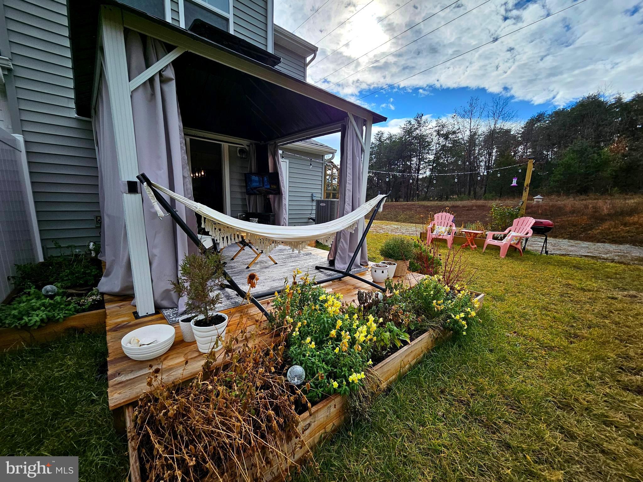 WHISPERING PINES - Residential